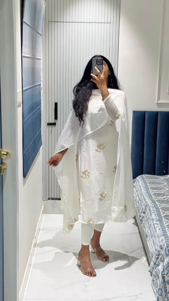 “Timeless Elegance: White Butta Embroidered Kurti Set”