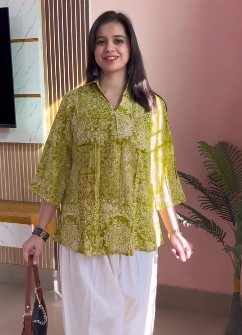 🌺 Radiant & Refreshing: Coral Floral Kurta Look