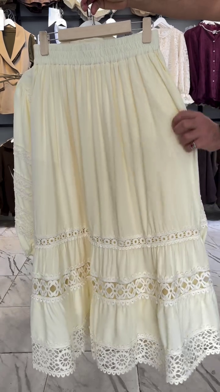 🤍 Vintage Romance: Ivory Lace Layered Set