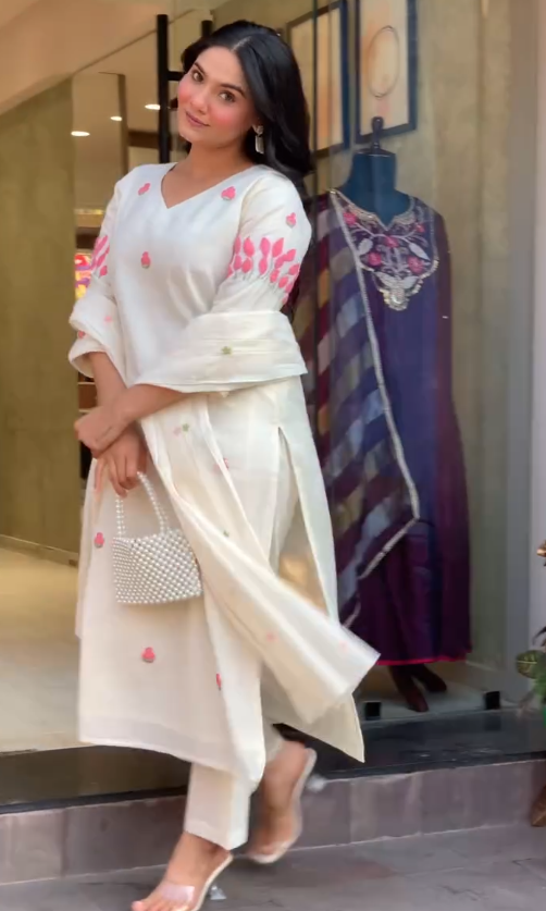 Classic & Elegant – Women’s Salwar Suit for Timeless Style