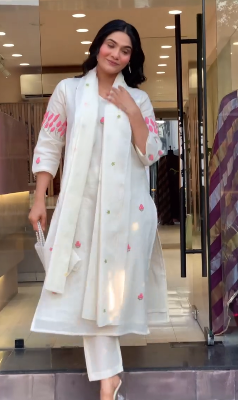 Classic & Elegant – Women’s Salwar Suit for Timeless Style