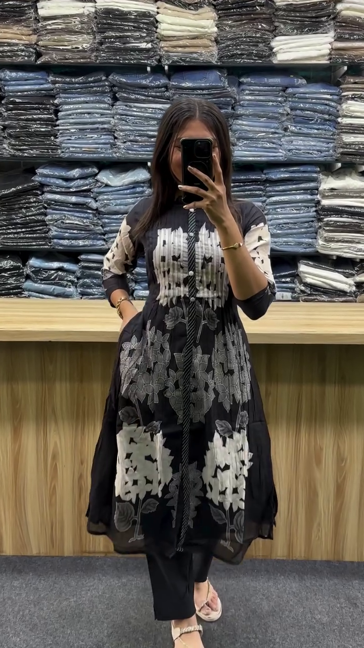 Elegant Black & White Floral Ethnic Kurta Set – Timeless Style Meets Comfort