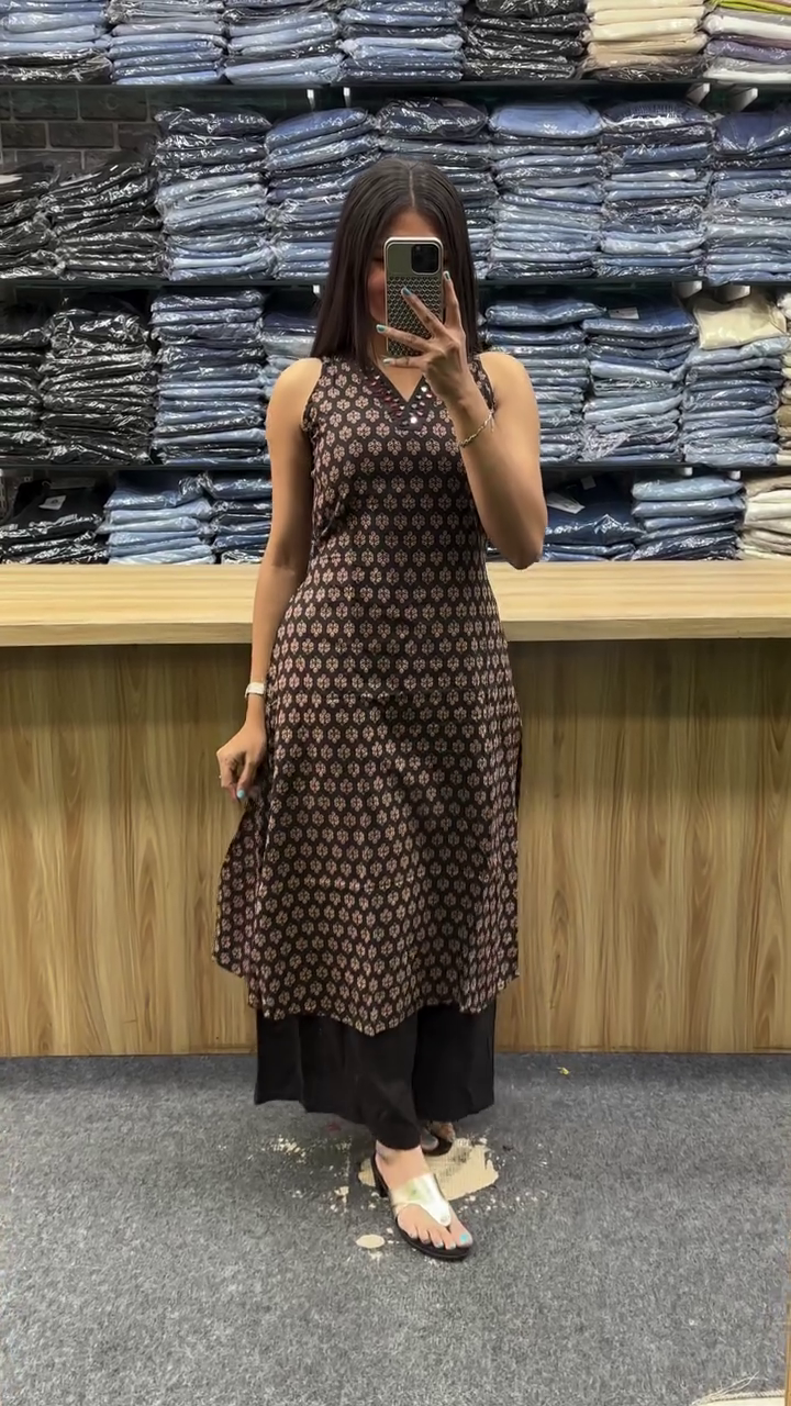 Chic Sleeveless Printed Cotton Kurti with Flowing Wide-Leg Palazzo Pants – Effortless Style & Comfort