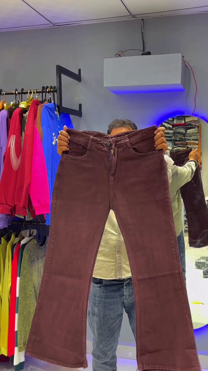Trendy Women’s Brown Flared Jeans – Chic Comfort Meets Timeless Style