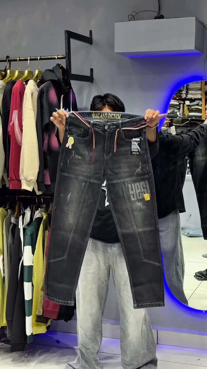 Black Distressed Men’s Jeans – Bold Street Style with Rugged Attitude