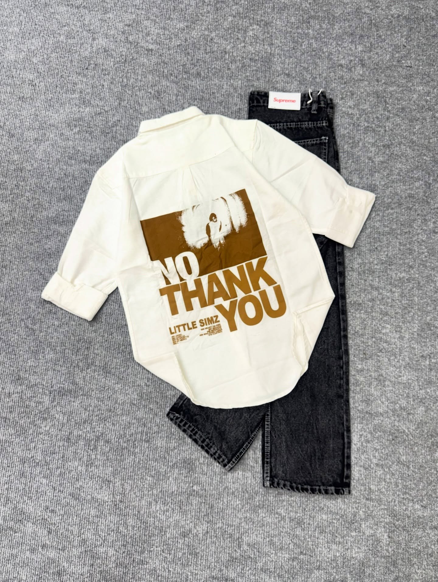 White Shirt & Black Denim Jeans Combo – Classic Casual with Effortless Style
