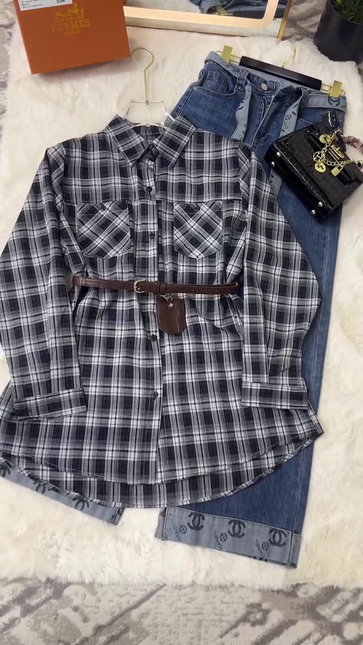 Laid-Back Chic: Plaid Flannel Shirt with Jeans and Belted Styling