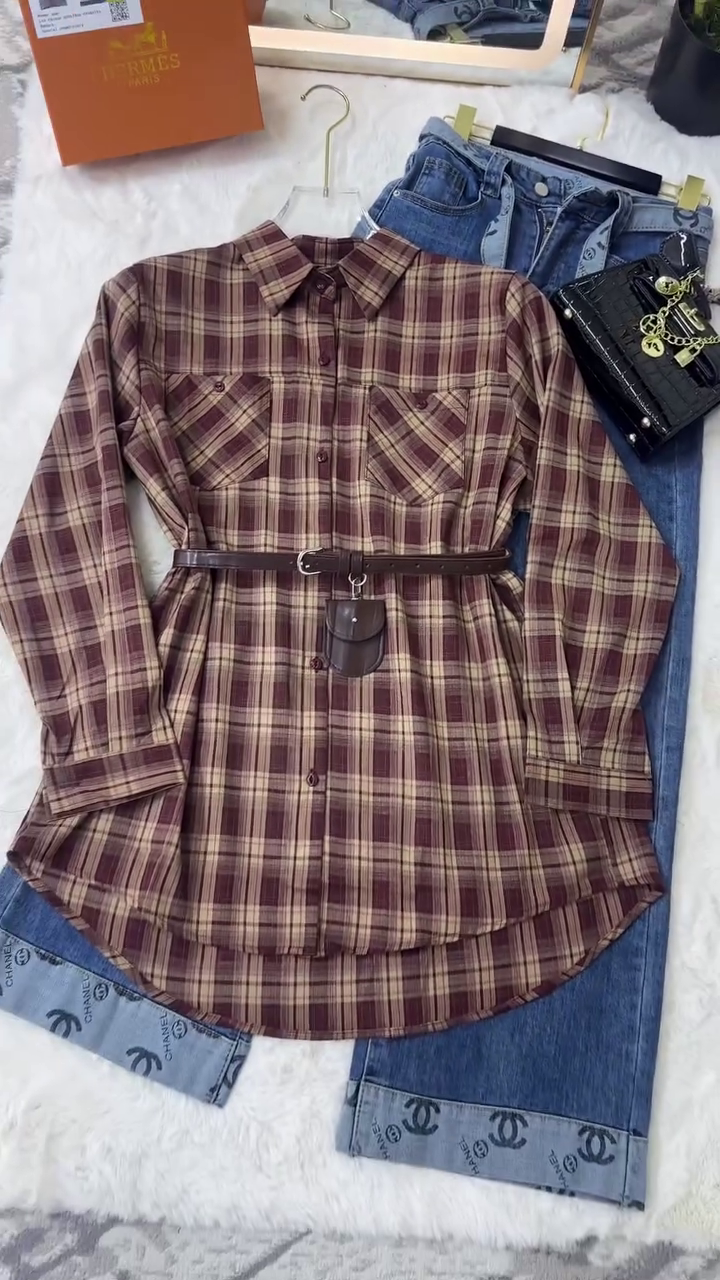 Laid-Back Chic: Plaid Flannel Shirt with Jeans and Belted Styling
