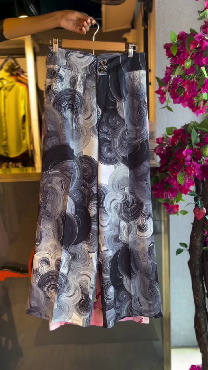 “Effortless Elegance: Styling Wide-Leg Palazzo Pants for Every Occasion”