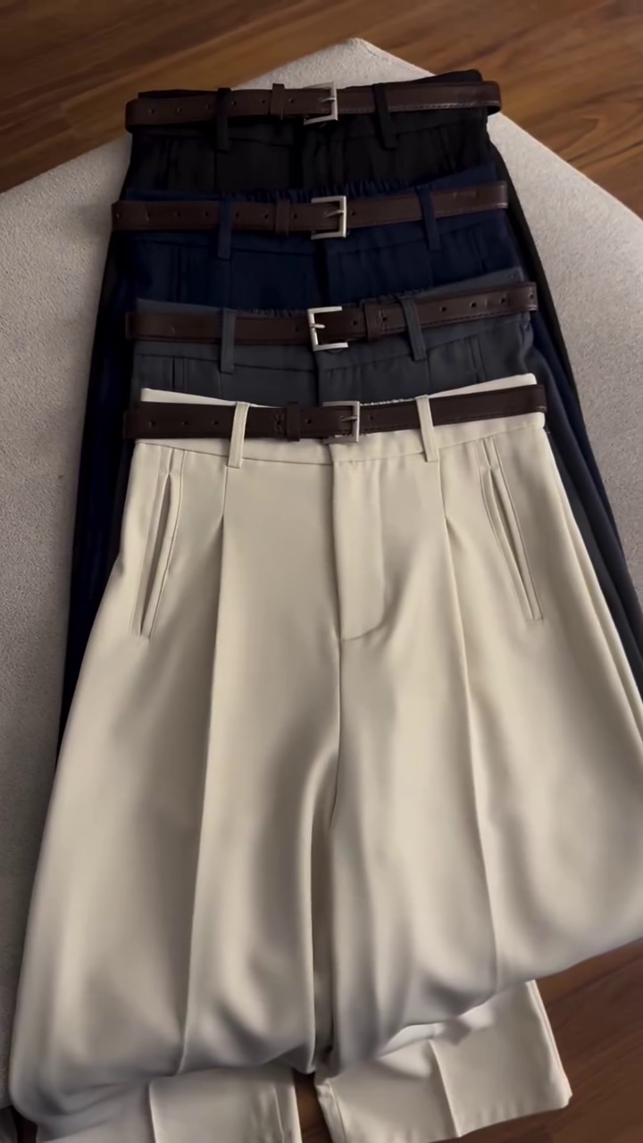 “Sophisticated Style: How to Wear High-Waisted Pleated Belted Trousers”
