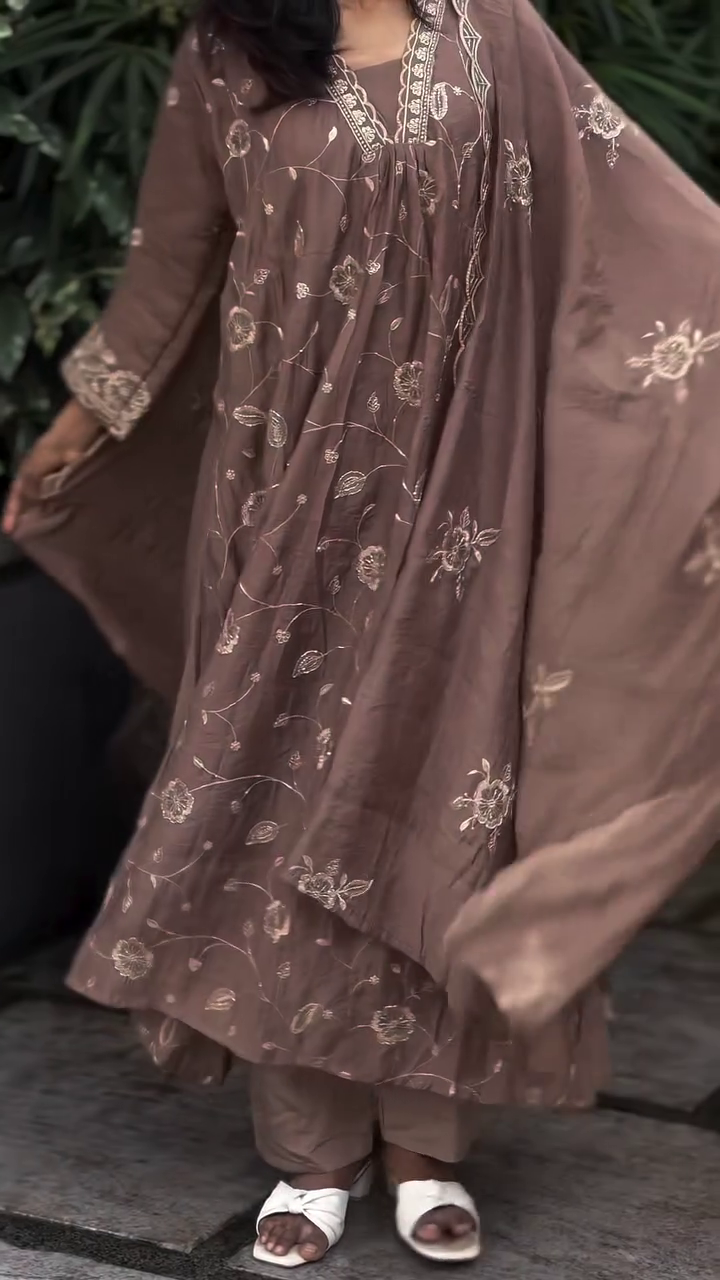 “Elegant Blooms: Styling a Floral-Embroidered A-Line Suit Set”