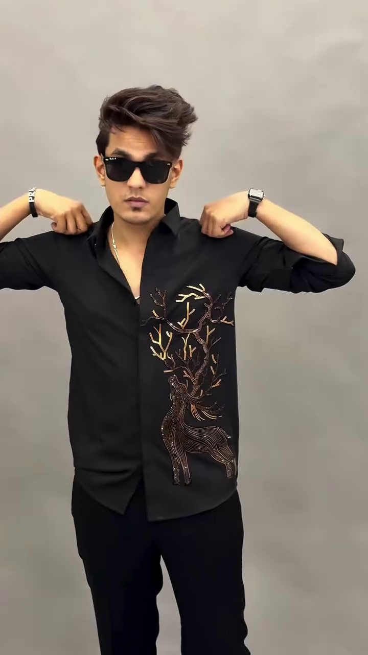 Art Meets Attitude: Statement White Shirt for Bold, Premium Style 🦌
