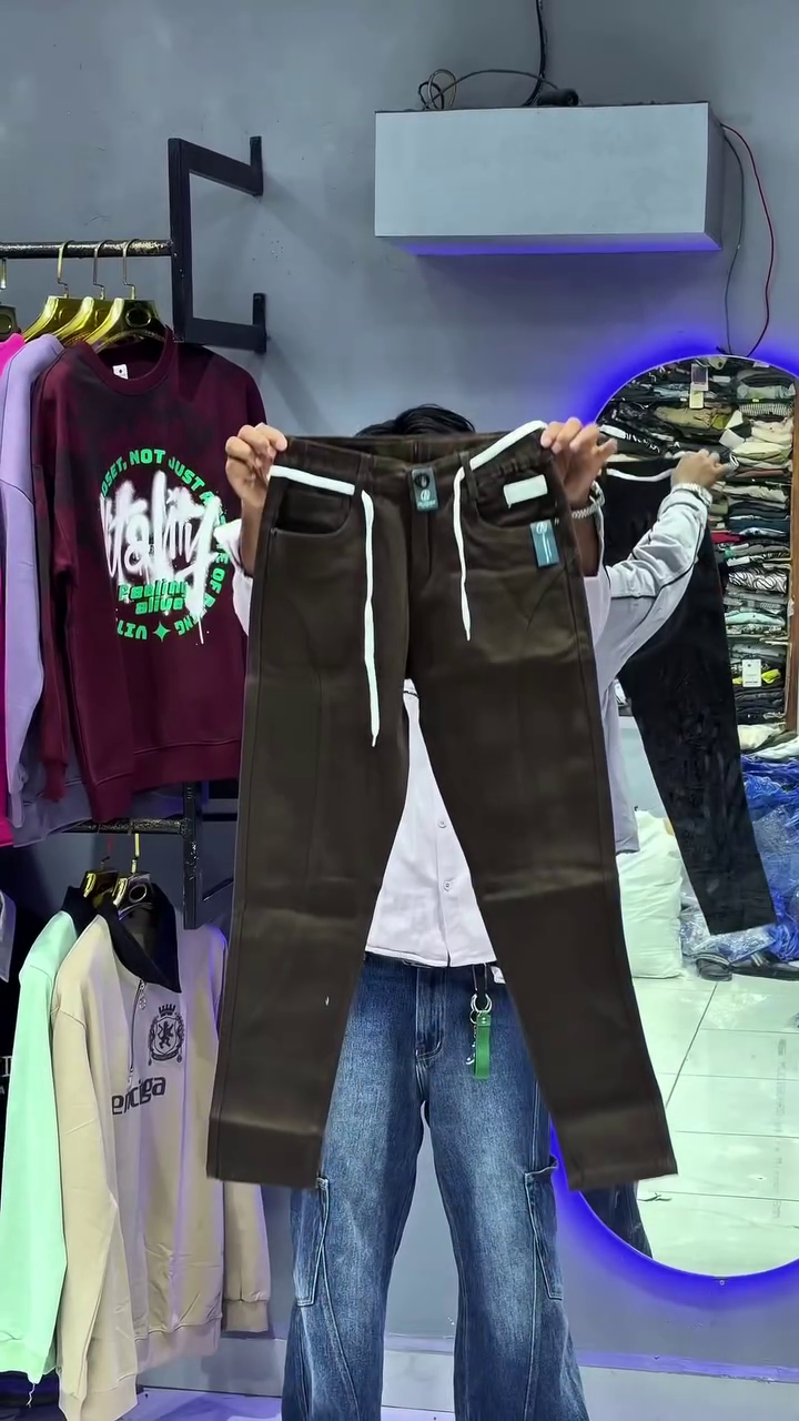 Fresh Modern Style: Light Blue Men’s Designer Jeans for Everyday Wear