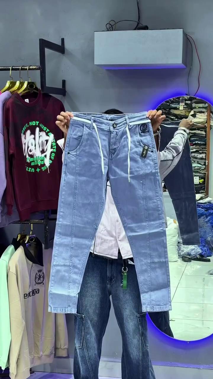 Fresh Modern Style: Light Blue Men’s Designer Jeans for Everyday Wear