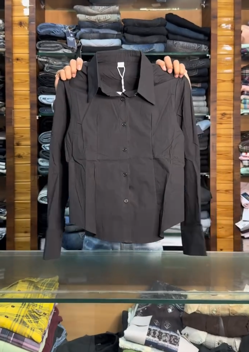 Timeless Wardrobe Essential: Women’s Long-Sleeved Solid Color Button-Down Shirt