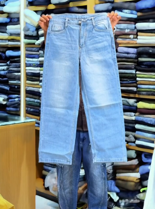Effortless Street Comfort: High-Rise Relaxed-Fit Baggy Jeans for Everyday Style