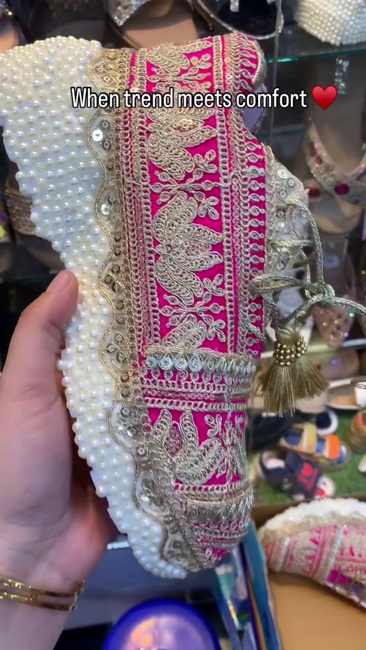 Royal Ethnic Elegance: Embroidered & Pearl-Detail Traditional Juttis – Just ₹149 (Free Shipping)