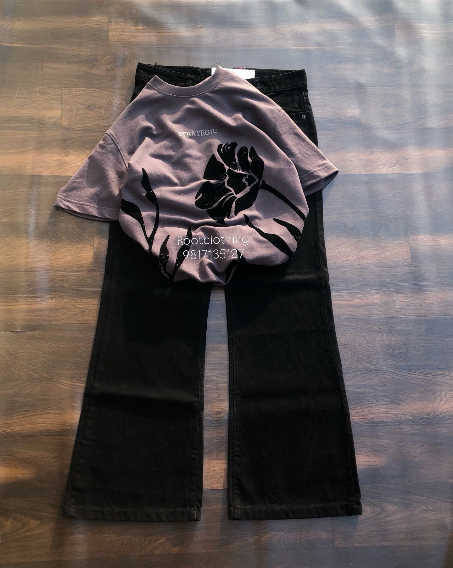 🌿 Effortless Street Style – “PARADISO of Nature” Oversized Tee + Black Wide-Leg Trousers @ Just ₹149! 🖤