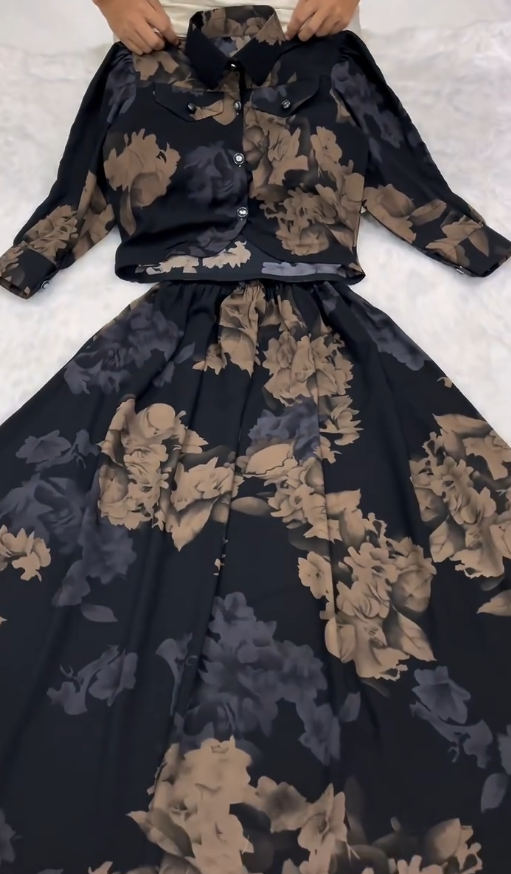 Graceful Floral Elegance – Two-Piece Blouse & Long Skirt Set at Just ₹149!