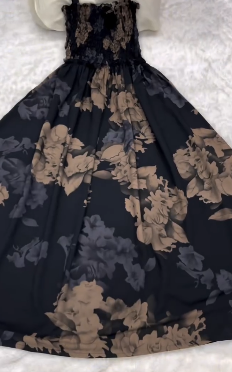 Graceful Floral Elegance – Two-Piece Blouse & Long Skirt Set at Just ₹149!