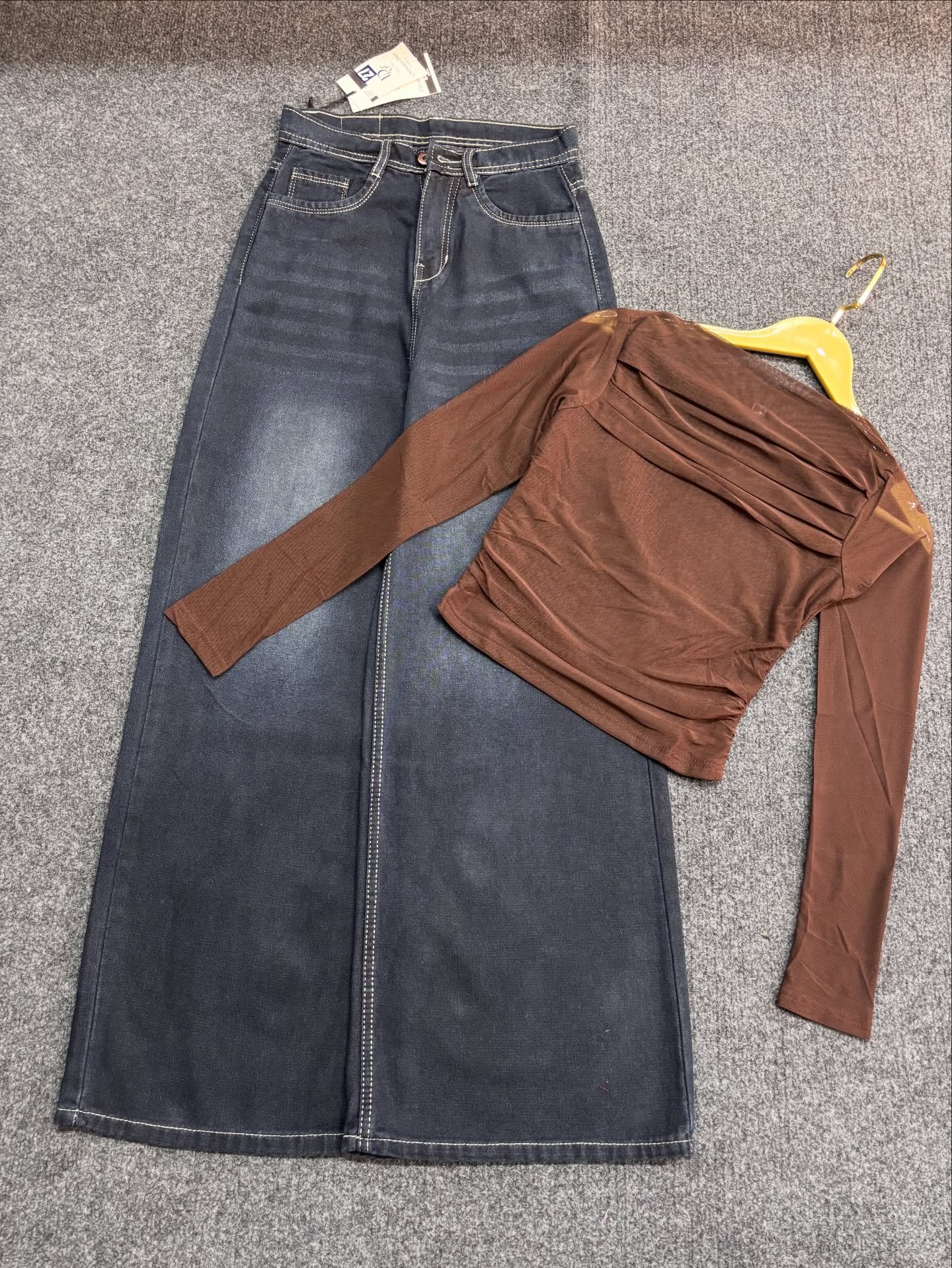 Women's High-Waist Wide Leg Jeans with Stylish Ruched Mesh Crop Top