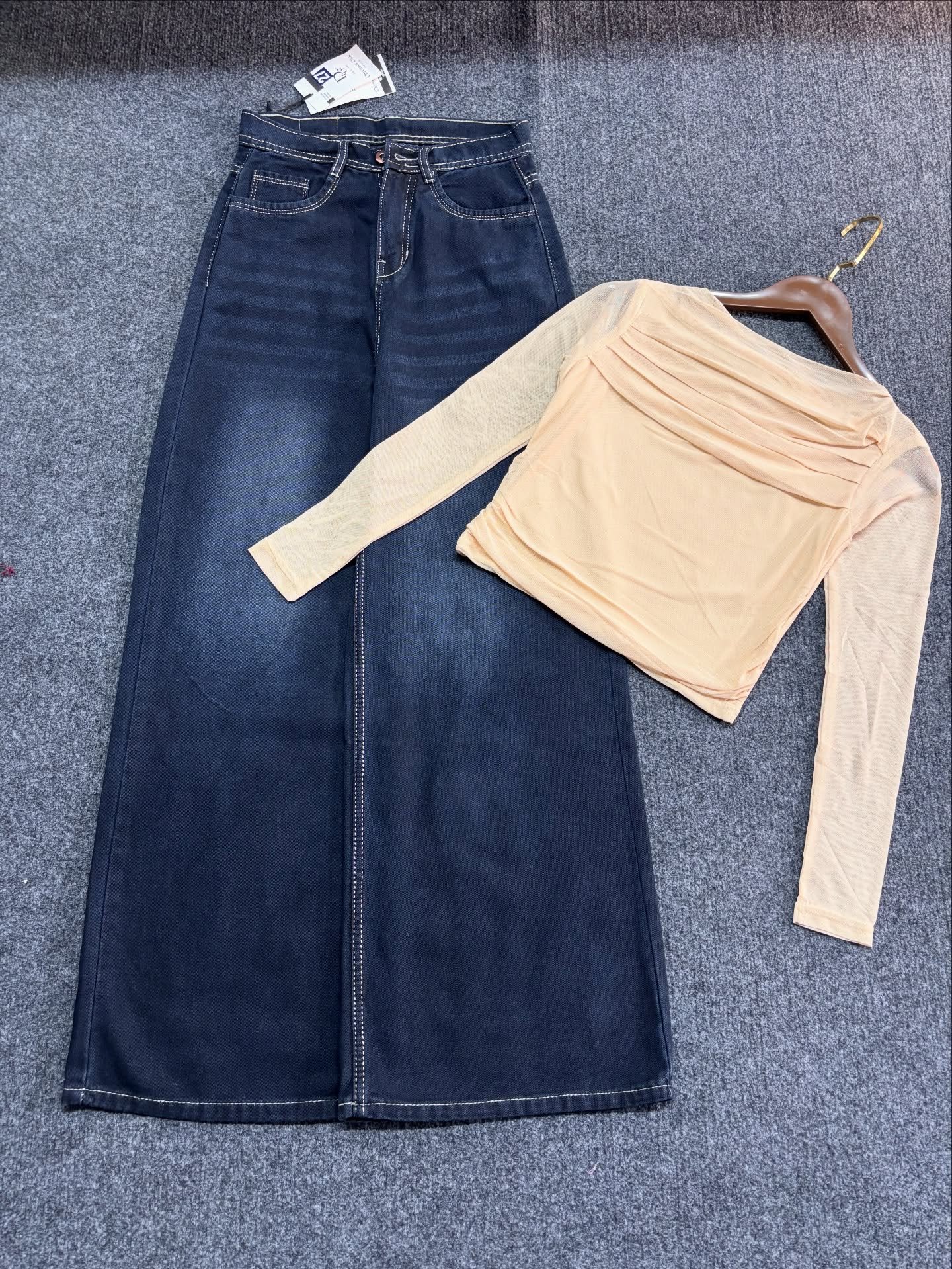 Women's High-Waist Wide Leg Jeans with Stylish Ruched Mesh Crop Top