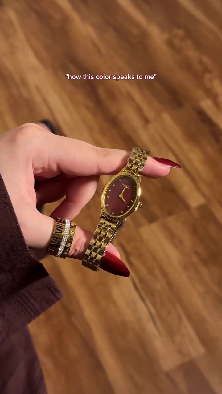 Elegant Women's Gold Bracelet Watch – Premium Stylish Everyday Timepiece
