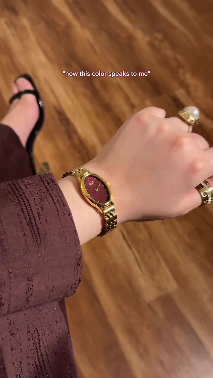 Elegant Women's Gold Bracelet Watch – Premium Stylish Everyday Timepiece