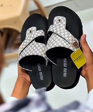 Luxury Designer Double Strap Platform Slides for Men & Women – Comfortable Casual Fashion Slippers