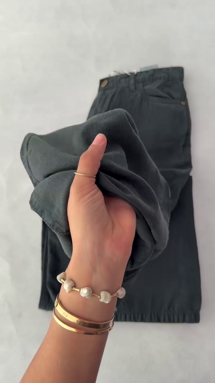 Trendy Women's Trousers in Stylish Colors for Every Occasion