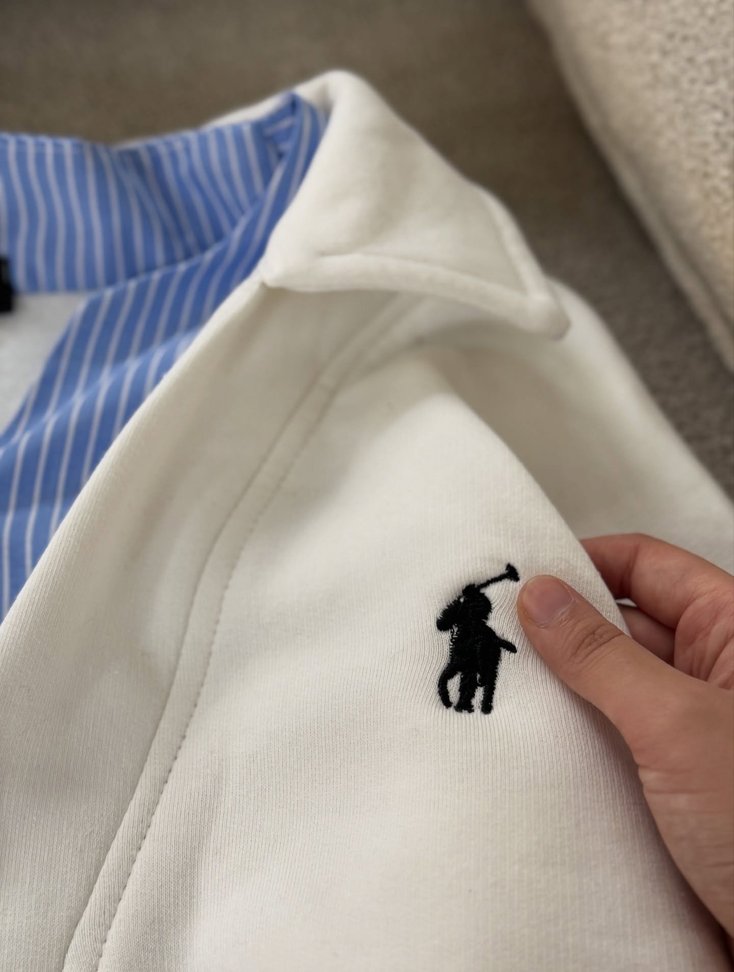 Elegant Cream Sweatshirt with Blue Striped Collar – A Perfect Blend of Comfort and Style